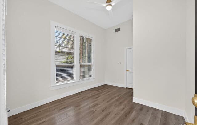 rental at 413  Nopal Unit 102 in San Antonio, TX — photo 4