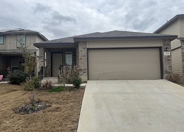 rental at 324 Middle Green Loop in Floresville TX