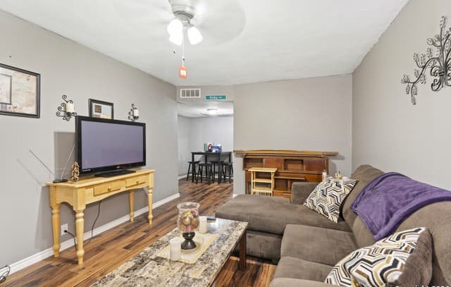 rental at 3122  Culebra Road Unit 104 in San Antonio, TX — photo 2