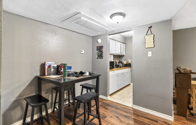 rental at 3122  Culebra Road Unit 104 in San Antonio, TX — photo 3