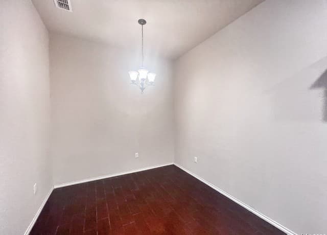 rental at 565-569  Creekside Circle Unit 569 in New Braunfels, TX — photo 4