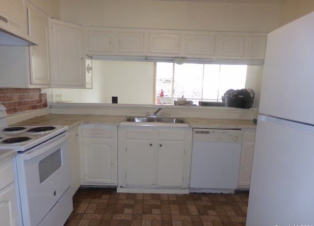 rental at 4835  Gus Eckert Unit 3 in San Antonio TX