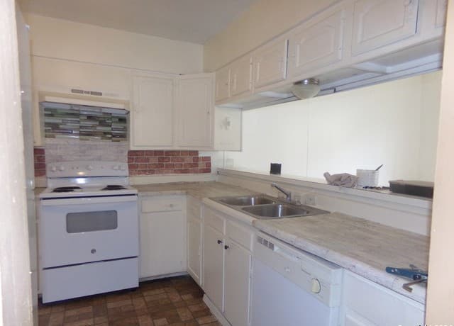 rental at 4835  Gus Eckert Unit 3 in San Antonio, TX — photo 3