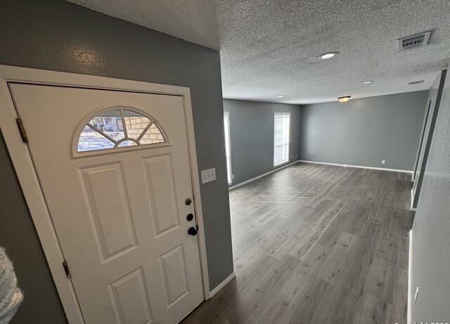 rental at 5019  Concord Ridge in San Antonio, TX — photo 2