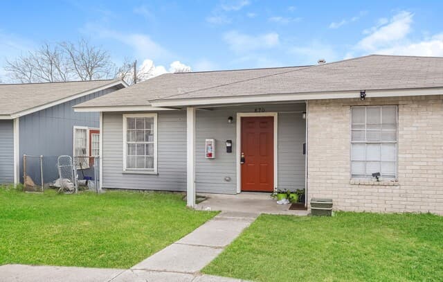 rental at 820 W Olmos in San Antonio TX