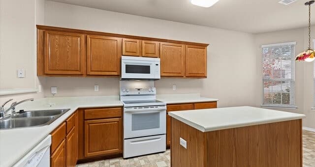 rental at 12530  Skyline Mesa in San Antonio, TX — photo 4