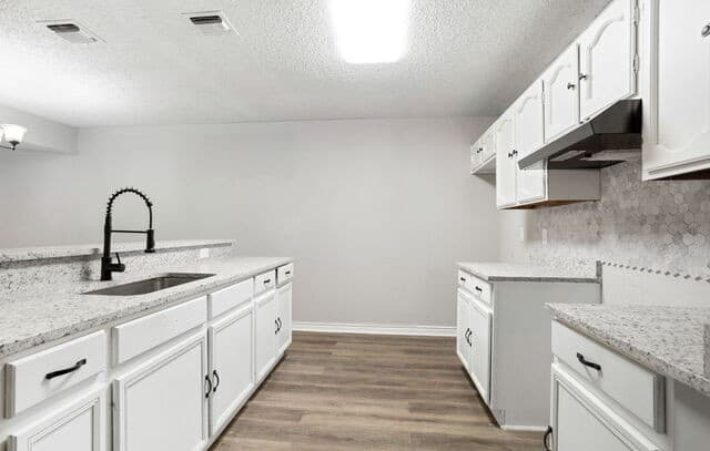 rental at 6814  Oldham in San Antonio, TX — photo 4