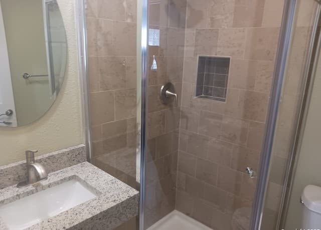 rental at 212  Mclane Unit B in San Antonio, TX — photo 3