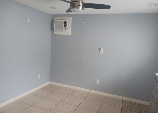 rental at 212  Mclane Unit B in San Antonio, TX — photo 5