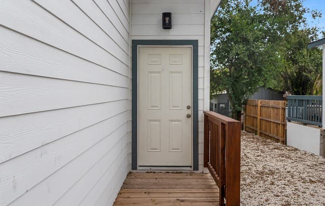 rental at 212  Mclane St Unit C in San Antonio, TX — photo 3