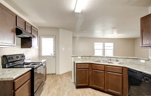 rental at 8926  Gerald Ohara in San Antonio, TX — photo 3
