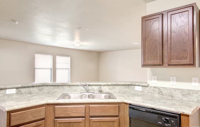 rental at 8926  Gerald Ohara in San Antonio, TX — photo 4