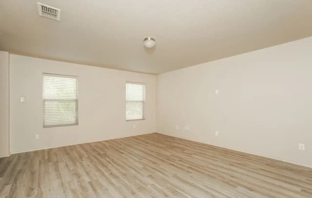 rental at 7026  Heathers Pond in San Antonio, TX — photo 4