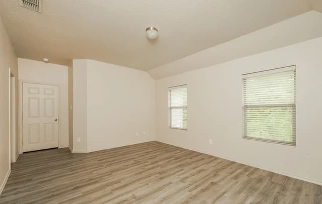 rental at 7026  Heathers Pond in San Antonio, TX — photo 5