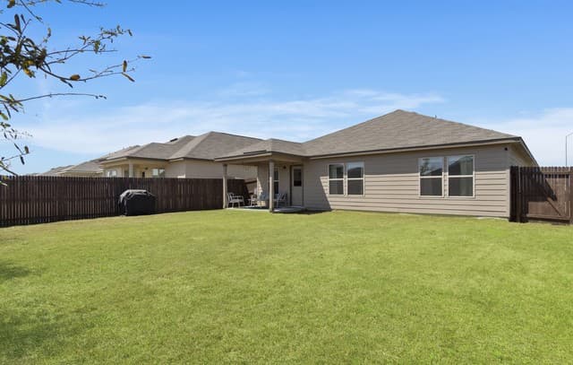 rental at 6830  Diamond in San Antonio, TX — photo 5