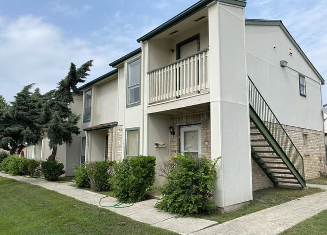 rental at 4949  Hamilton Wolfe Unit 5201 in San Antonio, TX — photo 2