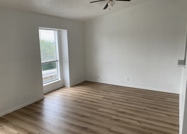 rental at 4949  Hamilton Wolfe Unit 5201 in San Antonio, TX — photo 4