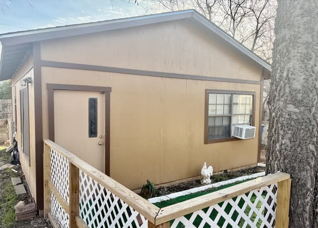 rental at 3722  Electra in San Antonio TX