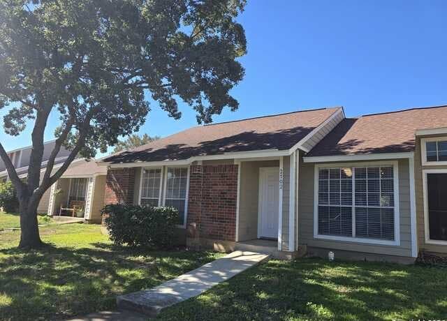rental at 9140  Timber Path Unit 2702 in San Antonio, TX — photo 2