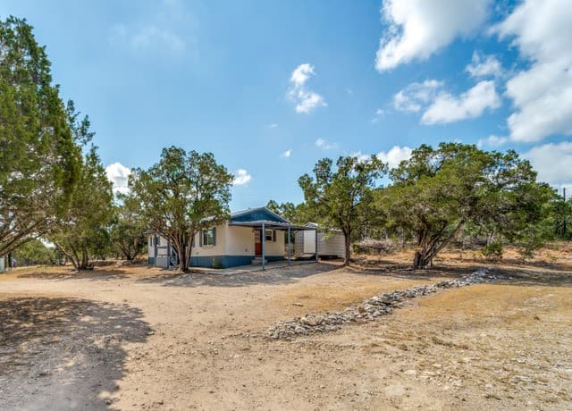 rental at 1351  Spitz Kegel View Dr in Canyon Lake, TX — photo 3