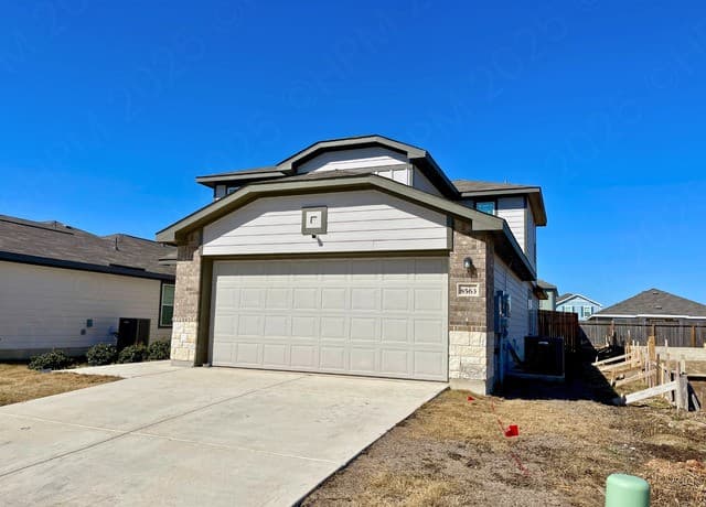 rental at 8563  Redhawk Loop in San Antonio, TX — photo 3