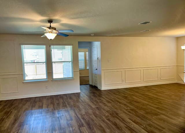 rental at 8563  Redhawk Loop in San Antonio, TX — photo 5