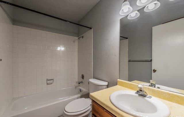 rental at 5011  Thomas Paine in Kirby, TX — photo 2