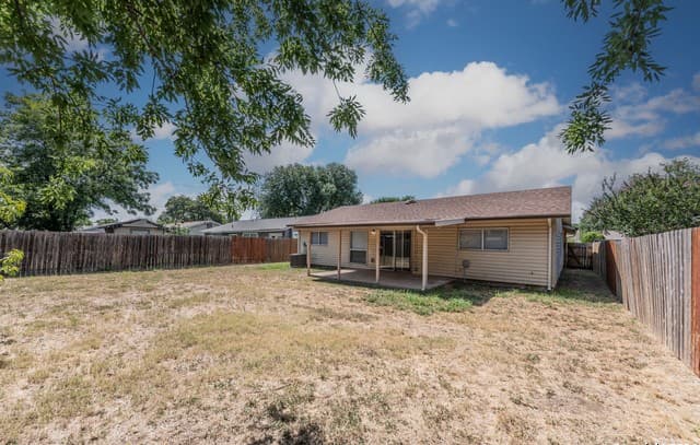 rental at 5011  Thomas Paine in Kirby, TX — photo 4
