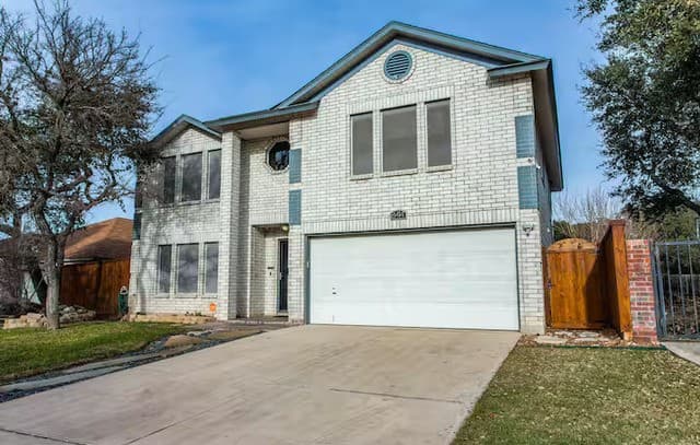 rental at 8414  Cross in San Antonio, TX — photo 2