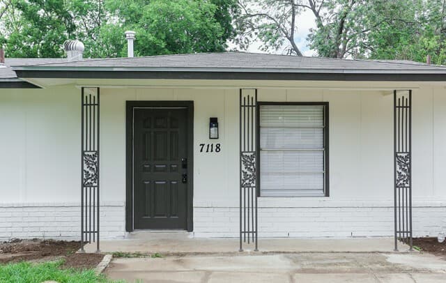 rental at 7118  Castleridge in San Antonio, TX — photo 2
