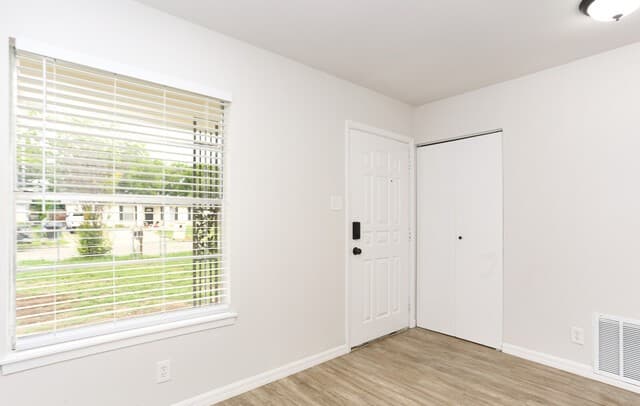 rental at 7118  Castleridge in San Antonio, TX — photo 3