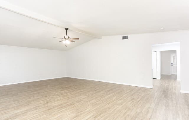 rental at 7118  Castleridge in San Antonio, TX — photo 4