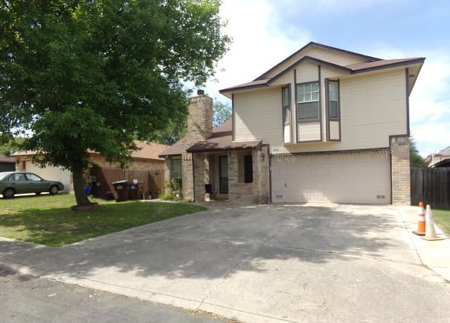 rental at 11427  Long Trail in San Antonio, TX — photo 2