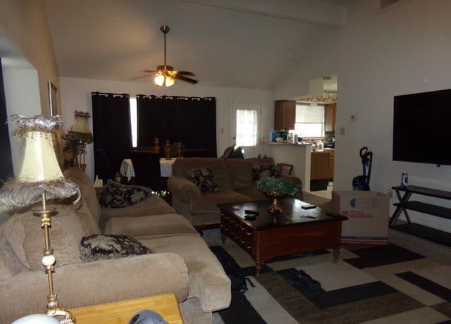 rental at 11427  Long Trail in San Antonio, TX — photo 4