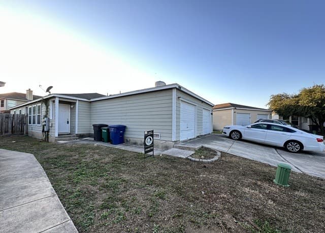 rental at 15319  Kamary in San Antonio TX