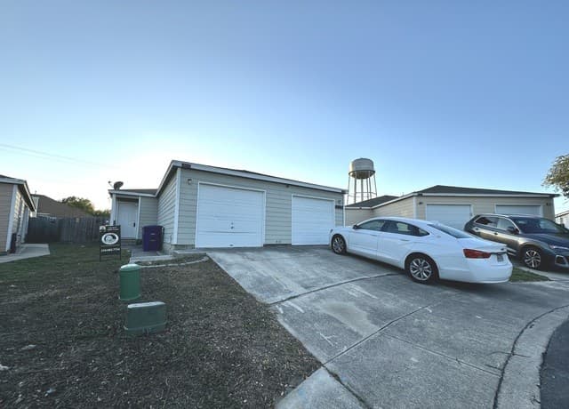 rental at 15319  Kamary in San Antonio, TX — photo 3
