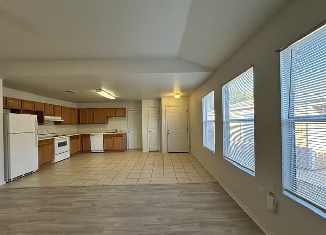 rental at 15319  Kamary in San Antonio, TX — photo 4