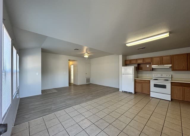 rental at 15319  Kamary in San Antonio, TX — photo 5