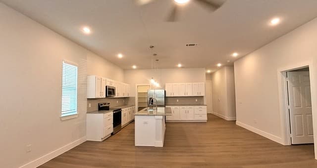 rental at 330 E Carson Unit 1203 in San Antonio, TX — photo 5