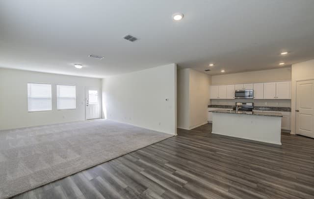 rental at 5203  Winding Stream in St Hedwig, TX — photo 3
