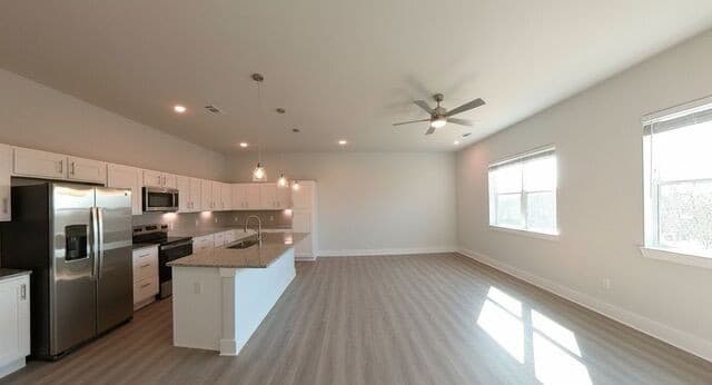 rental at 330 E Carson Unit 2201 in San Antonio, TX — photo 2