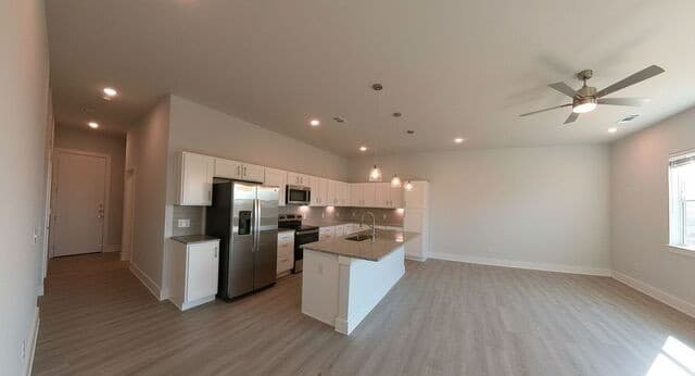 rental at 330 E Carson Unit 2202 in San Antonio, TX — photo 3