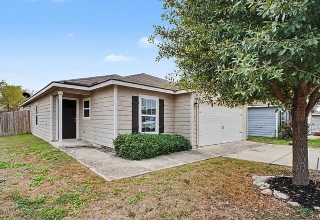 rental at 7543  Bowdre in San Antonio, TX — photo 1