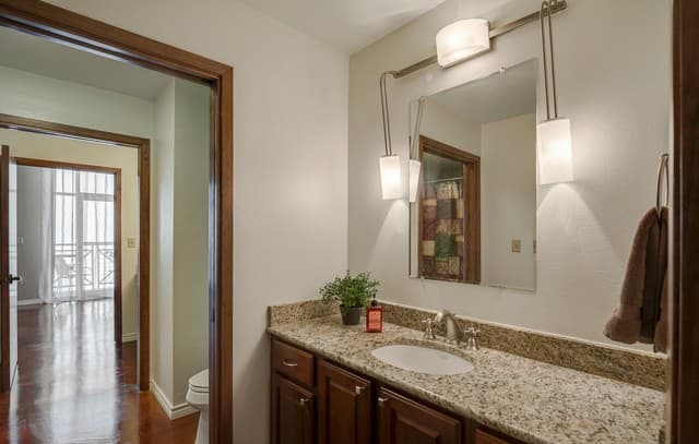 rental at 214 E Travis Unit APT 301 in San Antonio, TX — photo 3