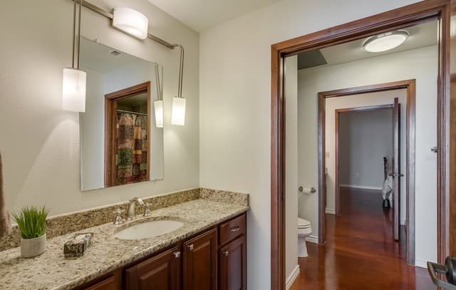 rental at 214 E Travis Unit APT 301 in San Antonio, TX — photo 5