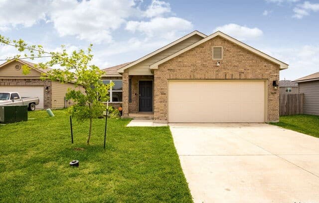 rental at 3619  Storm Moon in Converse, TX — photo 2