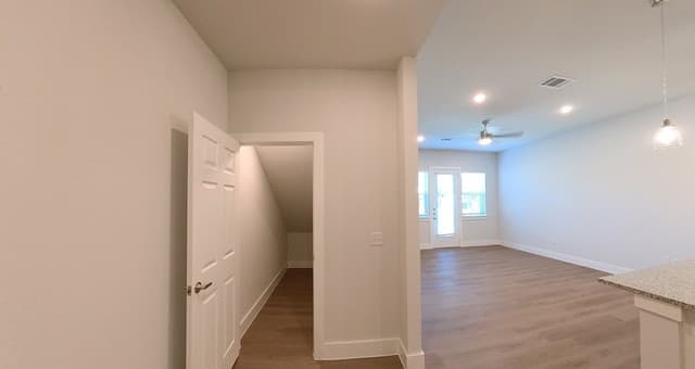 rental at 330 E Carson Unit 3103 in San Antonio, TX — photo 5