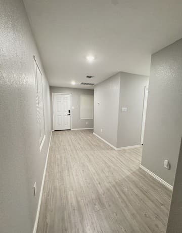 rental at 6855  Burgess Rdg in Converse, TX — photo 2