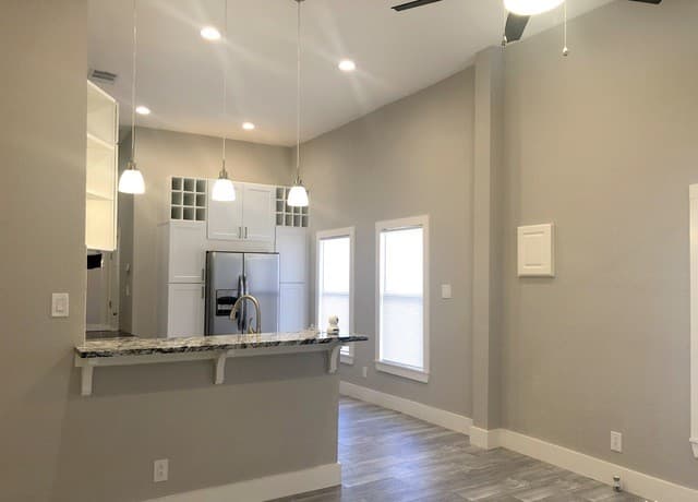 rental at 603  Devine St Unit 2 in San Antonio, TX — photo 5