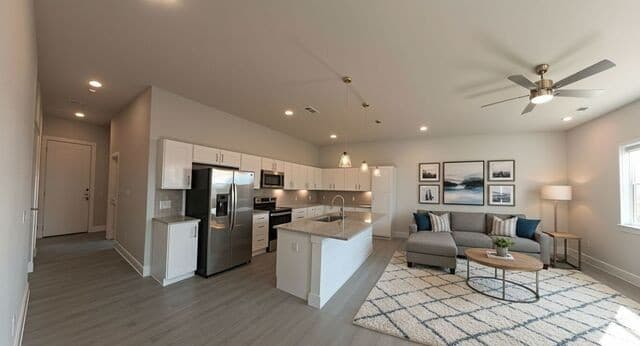 rental at 330 E Carson Unit 2103 in San Antonio, TX — photo 4